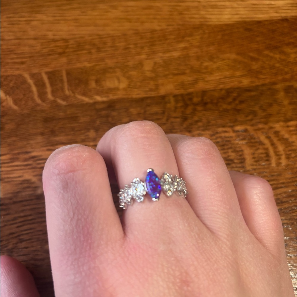 Elegant Purple and Silver Women's Ring